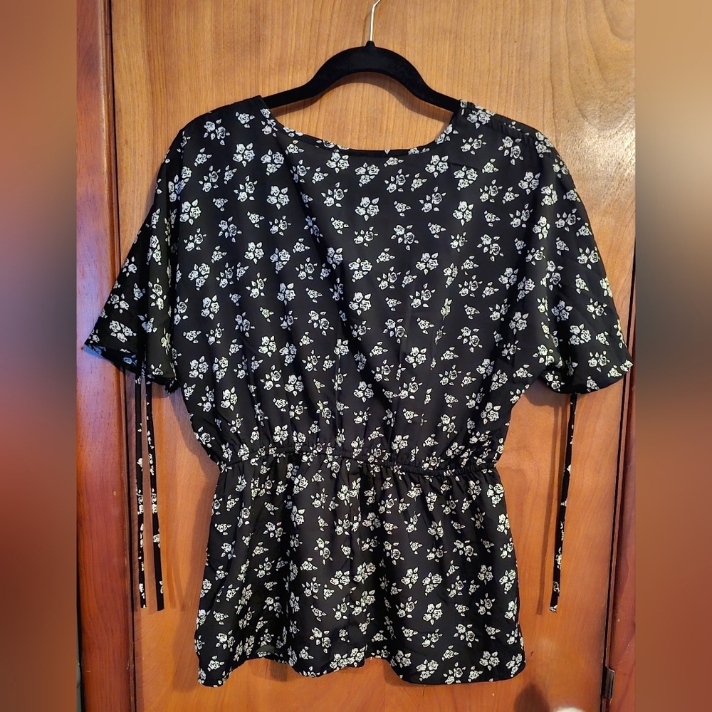 New Glory Black Ditsy Floral Top | Short Sleeve Blouse - Size Large - Picture 2 of 4